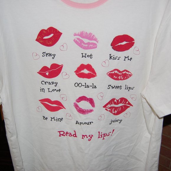 Read My Lips Tee - Picture 2 of 4